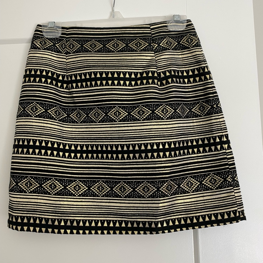 EIGHT SIXTY GOLD AND BLACK SKIRT
